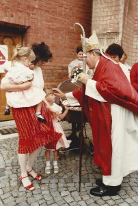 27-06-1985 Bischof Manfred in Atting