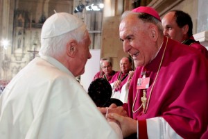 Papst Benedikt und Bischof em. Manfred Müller für WEB